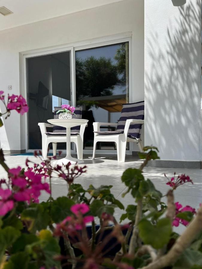 Cozy Beach House Перволия Екстериор снимка