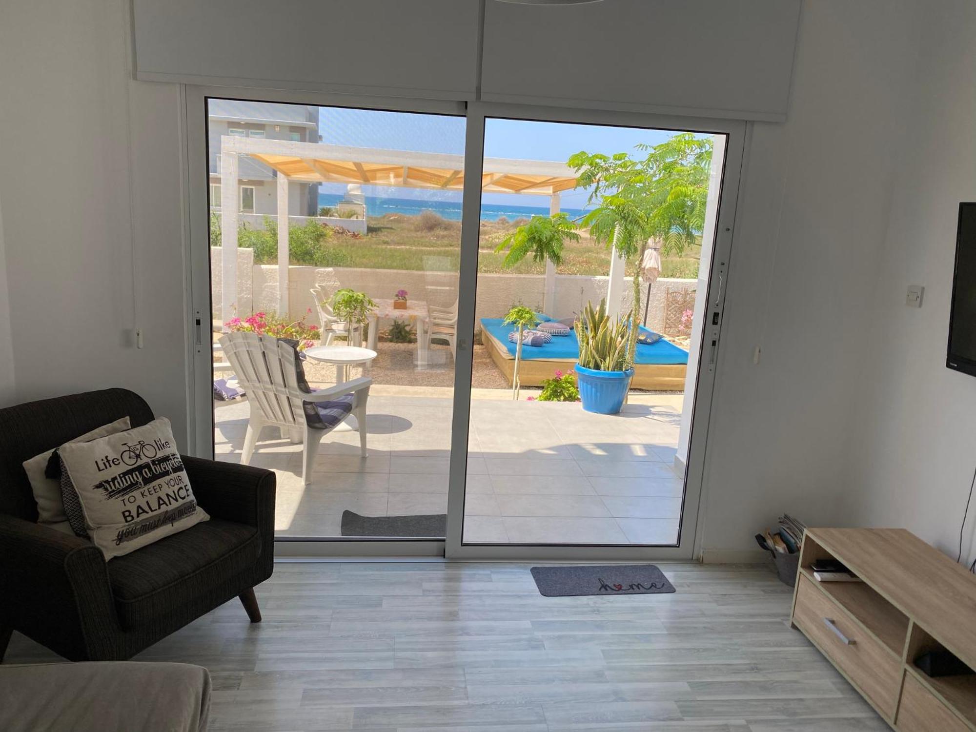 Cozy Beach House Перволия Екстериор снимка