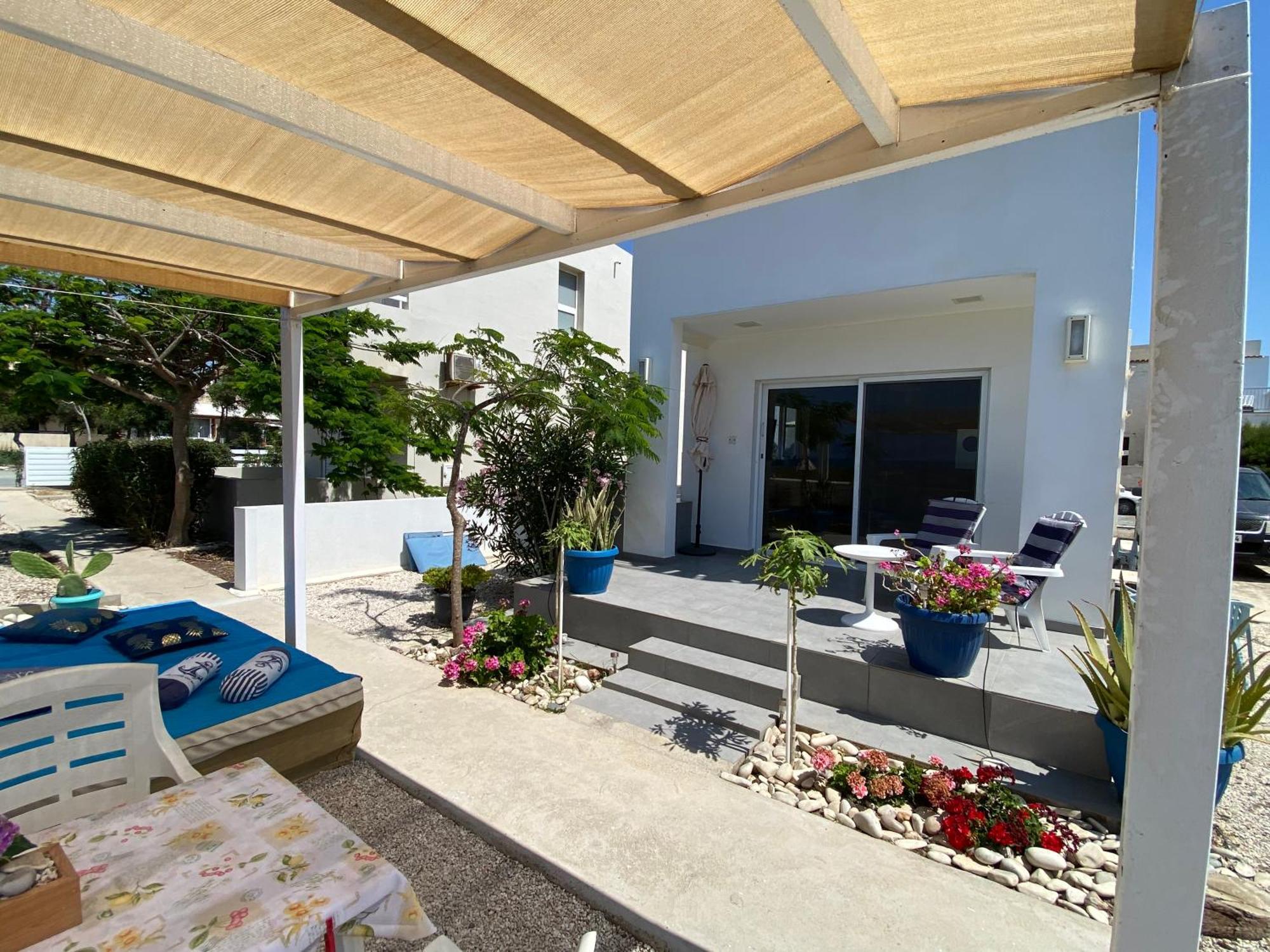 Cozy Beach House Перволия Екстериор снимка