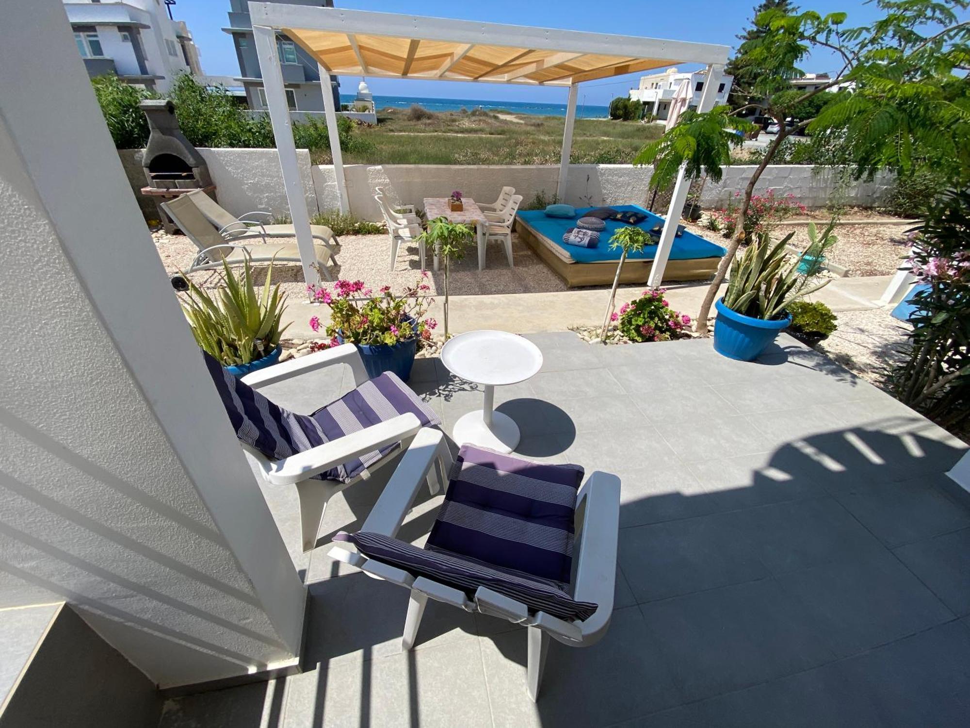 Cozy Beach House Перволия Екстериор снимка
