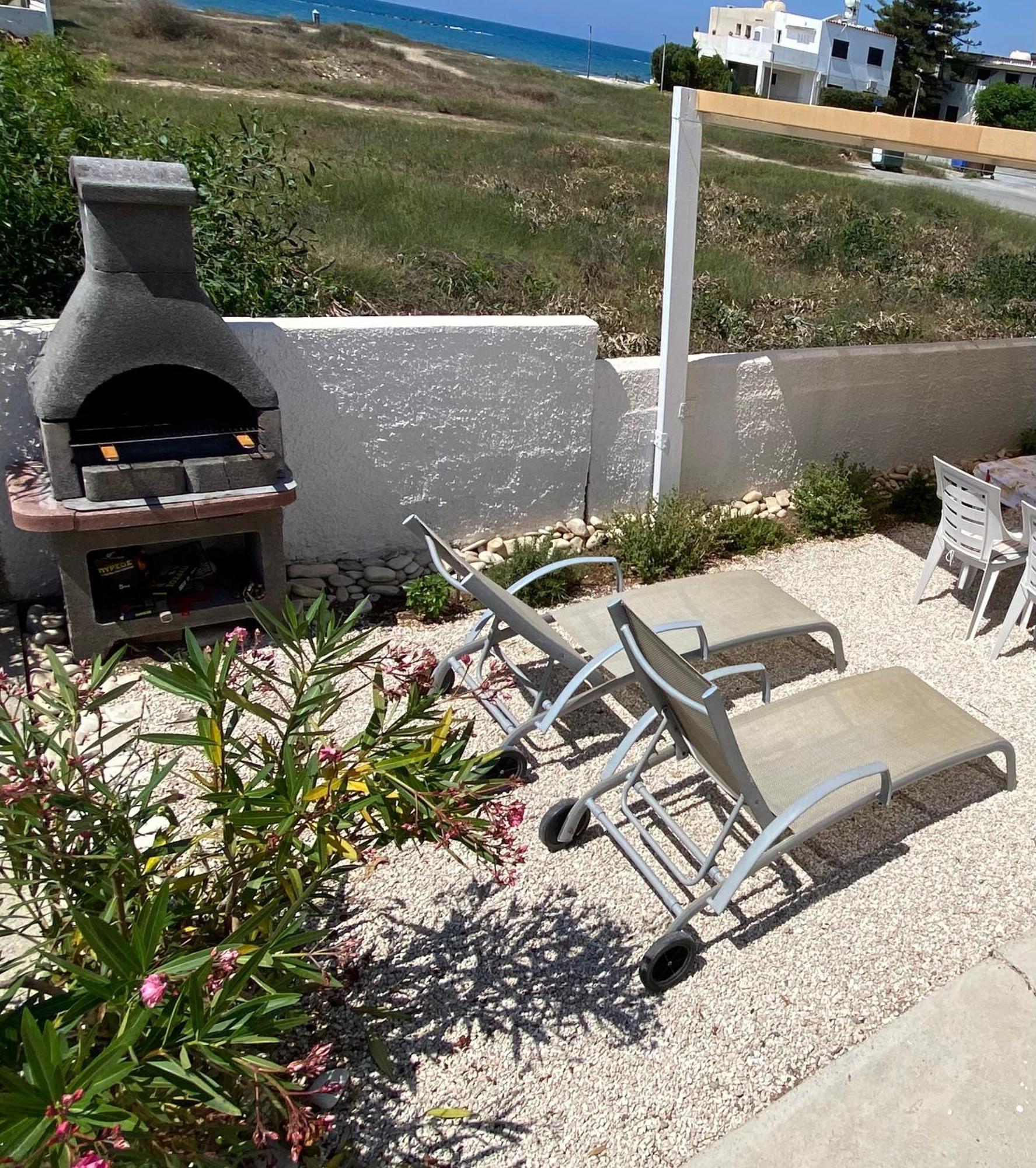Cozy Beach House Перволия Екстериор снимка