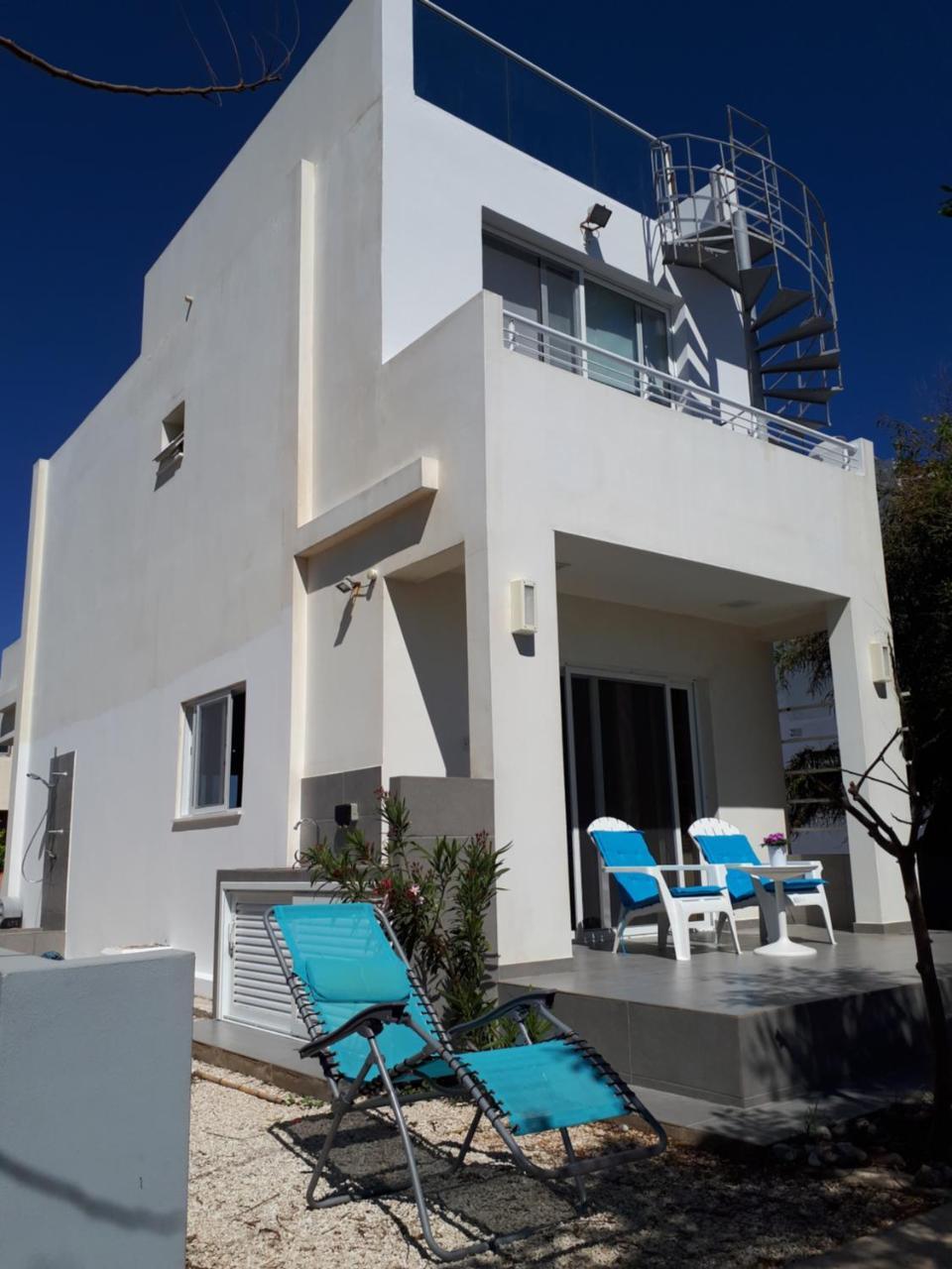 Cozy Beach House Перволия Екстериор снимка