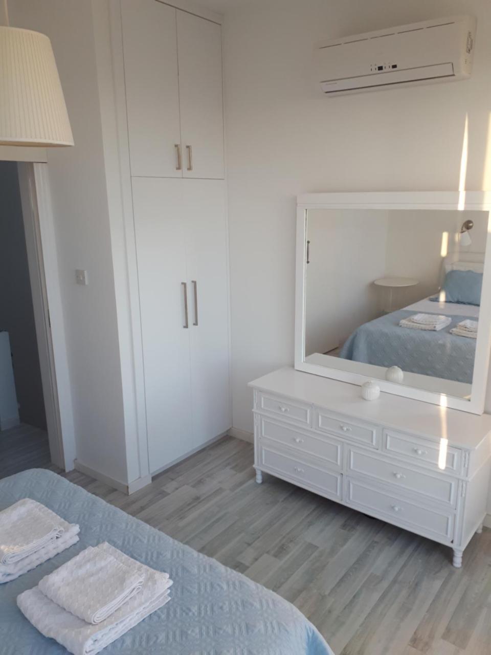 Cozy Beach House Перволия Екстериор снимка