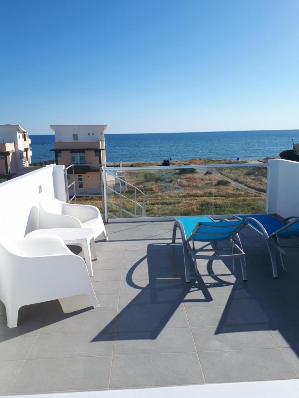 Cozy Beach House Перволия Екстериор снимка